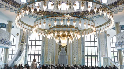 Fransa'nın Roubaix Kentinde 12 Yıllık Emekle İnşa Edilen Eyüp Sultan Camisi Açıldı
