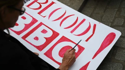 Londra’da BBC protestosu: Gazze soykırımını gizlediği için hedefte