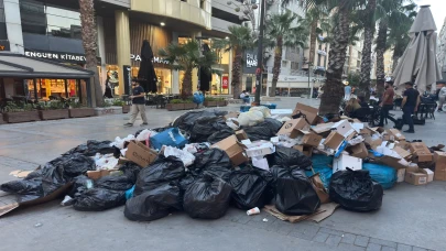 İzmir'de grev nedeniyle yükselen çöp yığınları vatandaşları isyan ettirdi