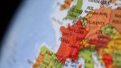 Almanya, Fransa ve İngiltere, İran’a nükleer programı konusunda acil müzakereler başlatma teklifinde bulundu