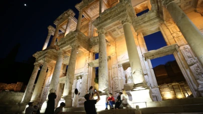 Efes Antik Kenti'nde yeni dönem: Gece müzeciliği başladı