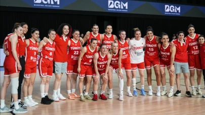 Endonezya’da Lewotobi yanardağı patladı: Uluslararası uçuşlar iptal edildi