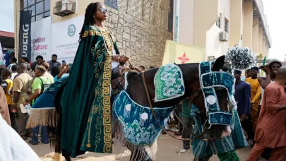 Nijerya'da Renkli Gelenek: Ojude Oba Festivali'nde coşku doruğa ulaştı