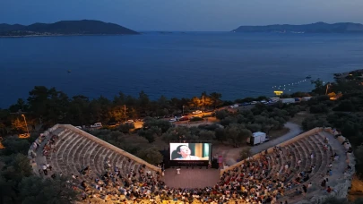 4. Kaş Uluslararası Film Festivali antik tiyatroda başladı