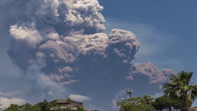 Etna Yanardağı'nda Şiddetli Patlama