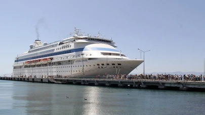 Panama bandıralı kruvaziyer "Astoria Grande", bu yıl ilk kez Sinop'a geldi