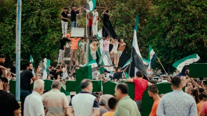 Suriye'de İsrail'in hava saldırılarına karşı protesto düzenlendi