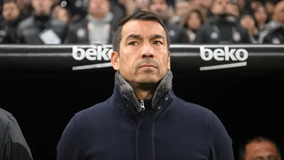 Liverpool, Beşiktaş'tan Giovanni van Bronckhorst'u yardımcı antrenör olarak açıkladı!