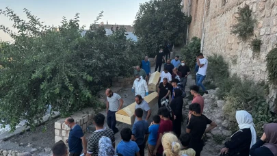 İki kız kardeş evilerinde ölü bulundu