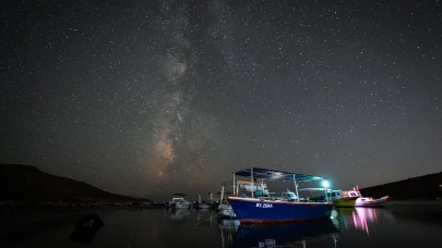 İzmir'in Urla ilçesinde yıldızlarla dolu büyülü bir gece