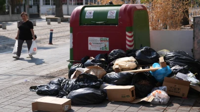İzmir Karşıyaka'da çöp krizi