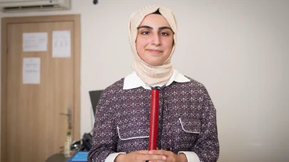 Görme engelli hukukçu Ayşe Begüm Başbozkurt Gür: Engelleri aşarak topluma ilham veriyor