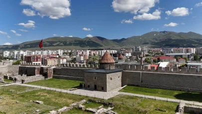 Tarihi Kale Mescidi 9 yıl aradan sonra toplu namaza açıldı