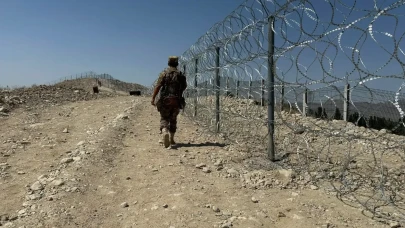 Kırgızistan Tacikistan Sınırına Tel Örgü Çekme Çalışmalarını Başlattı