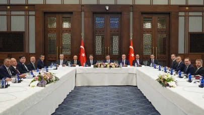 Cumhurbaşkanı Yardımcısı Yılmaz, TİSK heyeti ile ekonomik istikrar için bir araya geldi