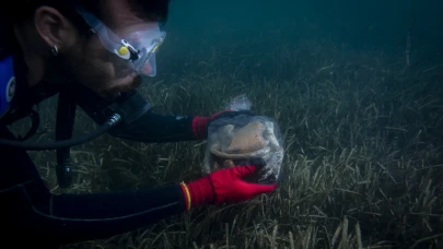 Dalgıç arkeologlar Urla'da 5.300 yıl öncesine ait kalıntıları gün yüzüne çıkarıyor