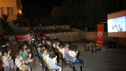 Yıldızların Altında Açık Hava Aile Köy Sineması Projesi