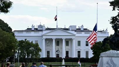 ABD'de bayraklar yarıya indirildi: Kilise saldırısının kurbanları anılıyor