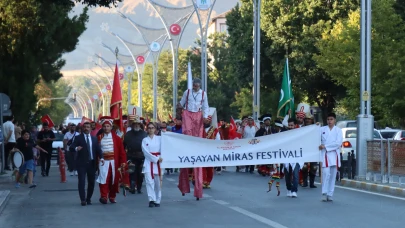 Erzincan'da Yaşayan Miras Festivali coşkuyla başladı