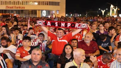 Samsunspor taraftarları dev ekranda maçı coşkuyla izledi
