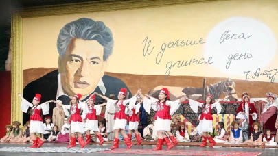 Kırgızistan'da "1. Dünya Geleneksel Kültür ve Müzik Festivali" başladı