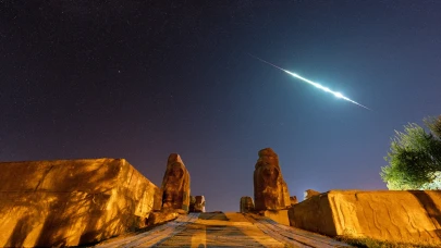 Alacahöyük’te meteor şovu: Tarihi sfenksler renkli ışıklarla aydınlandı