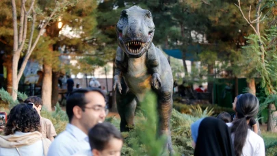 Tahran'da Jurassic Park: Dinozor çağına yolculuk başlıyor