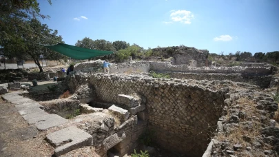Alexandria Troas'taki Odeon ve Çarşı Yapısı kazılarla gün yüzüne çıkıyor