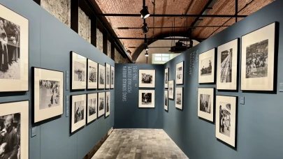 Ünlü fotoğrafçı Robert Capa'nın eserleri Ara Güler Müzesi'nde sanatseverlerle buluştu