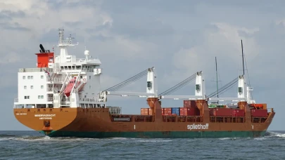 Hollanda bandıralı yük gemisi Aden Körfezi'nde füze saldırısına uğradı