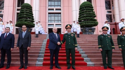 Miili Savunma Bakanı Güler Vietnam'da resmi temaslarda bulundu