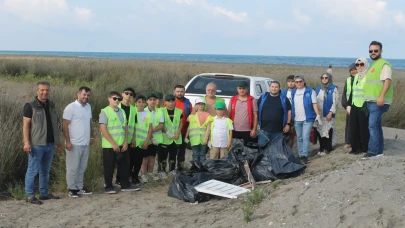 Bafra'da gençler Kızılırmak Deltası'nı temizlemek için bir araya geldi