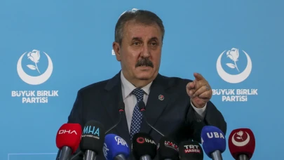 Destici: İsrail soykırım yapıyor sessiz kalan İslam ülkeleri zalimlerin safında
