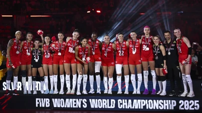 A Milli Kadın Voleybol Takımı Dünya Şampiyonası'nda gümüş madalya ile tarih yazdı