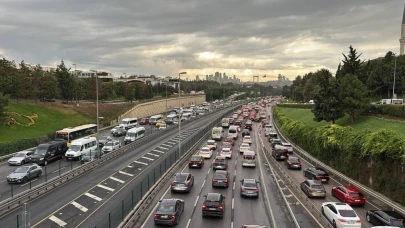 İstanbul'da eğitim yılı başladı trafikte yoğunluk alarmı