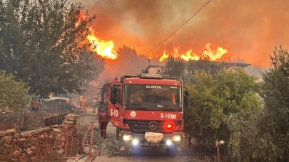 Alanya orman yangınına hava müdahalesi: Ekipler mücadeleyi sürdürüyor