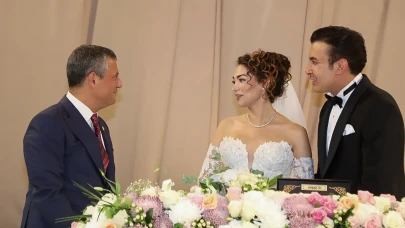 CHP lideri Özgür Özel Gaziantep'te nikah şahidi oldu