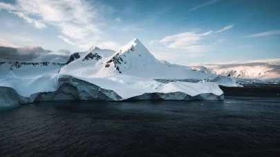 Antarktika'nın derinlikleri gün yüzüne çıktı: Buz tabakasının altındaki gizemli arazi haritalandı