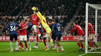 Arsenal, Nottingham Forest'la golsüz berabere kalsa da liderliğini sürdürüyor