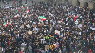 AB ülkelerinden İran'a seyahat uyarısı: "Derhal ülkeyi terk edin"