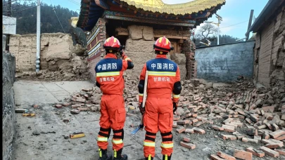 Çin'de 5,5 büyüklüğünde deprem: 20 bin kişi güvenli bir bölgeye tahliye edildi