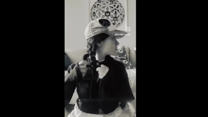 Belçim Bilgin'den : YPJ'li kadının saç kesimine karşı "saç örme" eylemi