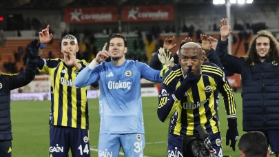 Fenerbahçe, geriden gelerek Alanyaspor'u 3-2 mağlup etti! Zirve mücadelesi kızıştı