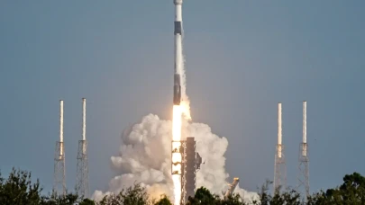 Falcon 9 roketi uzaya Pandora uydusunu fırlattı: Ötegezegenlerin atmosferi incelenecek