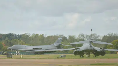 İngiltere'deki kritik üste güvenlik alarmı: ABD tüm B-1 bombardıman uçaklarını çekti