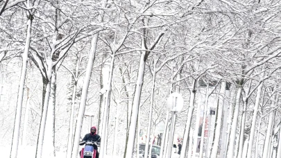 Avusturya'da kar fırtınası felaketi: 5 ölü, ulaşım ve elektrik kesintileri