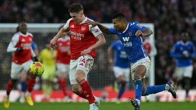 Arsenal, Sunderland'ı 3-0 yenerek Premier Lig'de liderliğini pekiştirdi