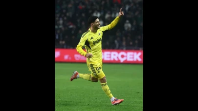 Fenerbahçe, Kocaelispor'u 2-0 ile geçerek zirve yarışındaki iddiasını sürdürdü