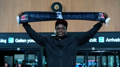 Junior Olaitan İstanbul’a geldi: Beşiktaş ile sağlık kontrolü aşamasında