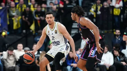 Fenerbahçe Beko, Paris’te 16 sayı geriden gelerek kazandı